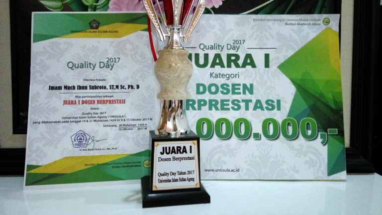 Dosen Teknik Informatika Meraih Juara 1 Dosen Berprestasi UNISSULA 2017